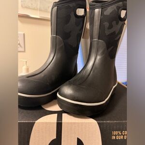 Bogs Neo Classic Winter Boots (Three Seasons)